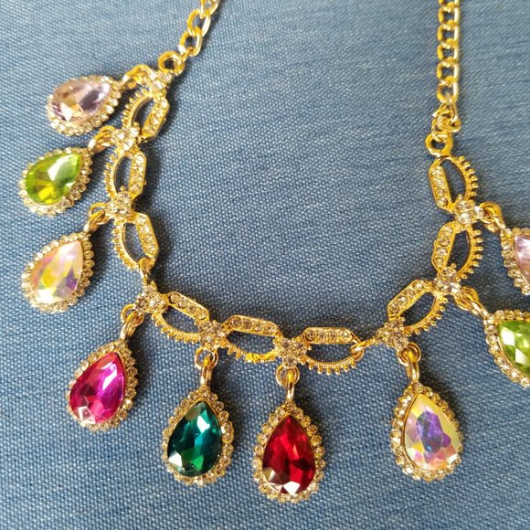 🦚Colorful Clavicle Necklace - NWOT🦚 - Picture 9 of 11